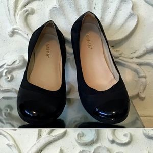 Nine West  Black Flats 10